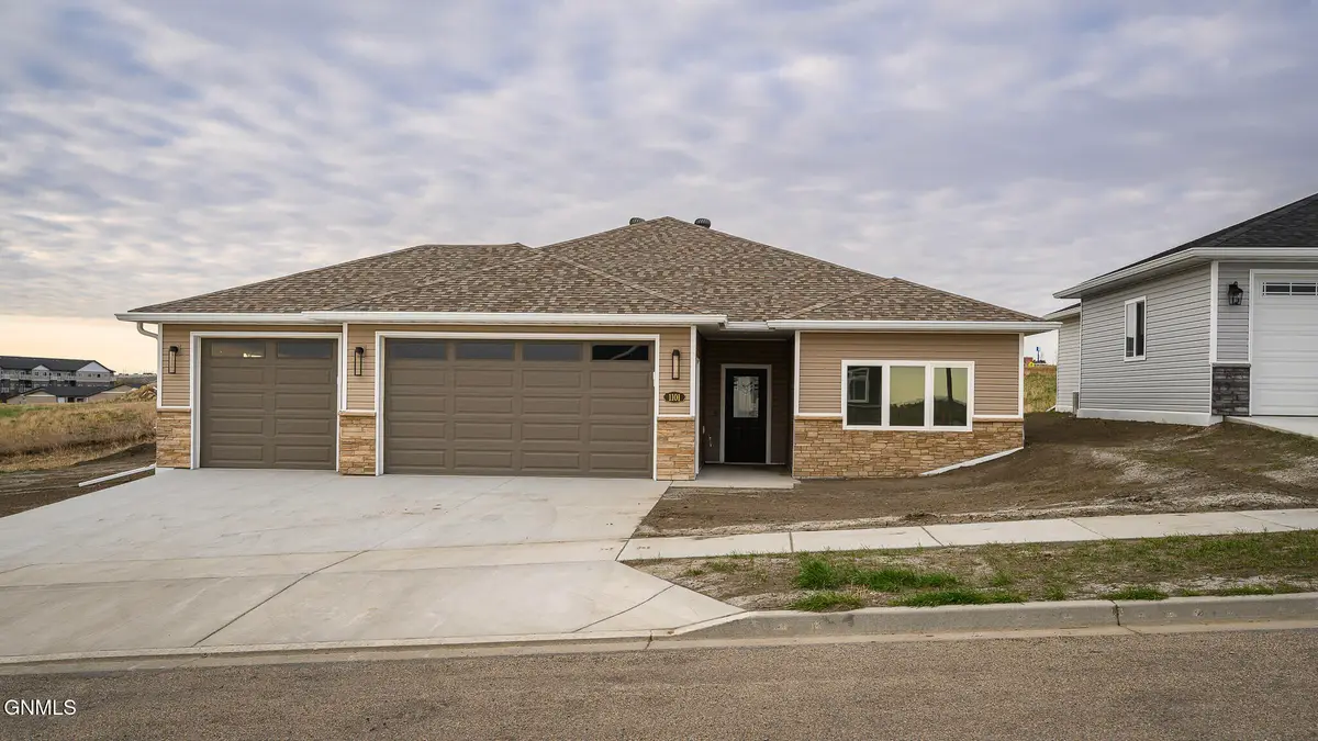 1101 Beretta Street Nw, Mandan, ND 58554 - #1