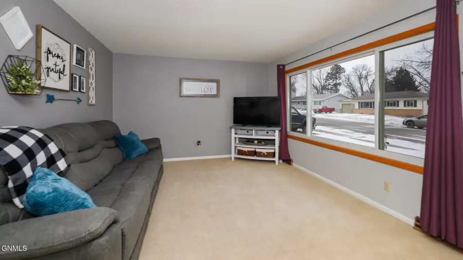 1737 9th Street N, Bismarck, ND 58501 - #2