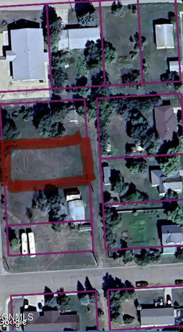 213 8th Street S, New Salem, ND 58563
