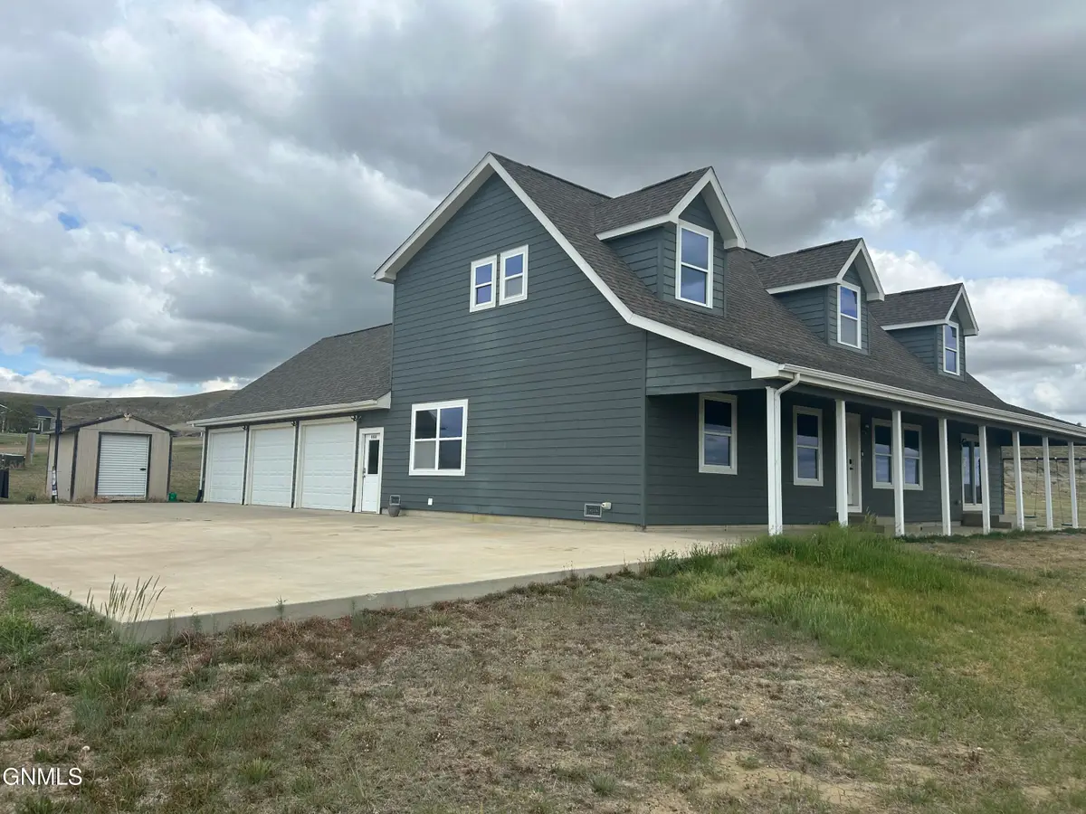 4464 146w Avenue Nw, Williston, ND 58801 - #1
