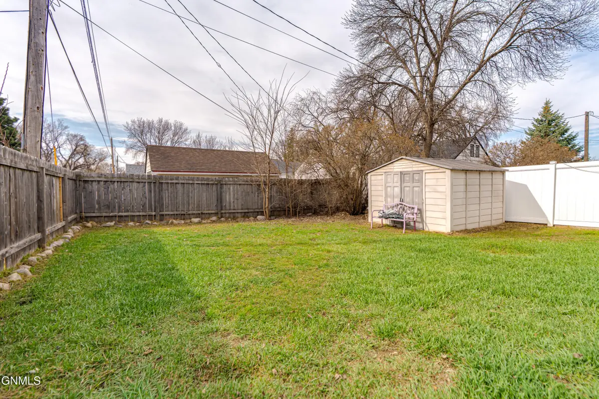 909 E Avenue E, Bismarck, ND 58501 - #1