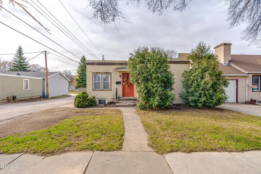 909 E Avenue E, Bismarck, ND 58501 - #2