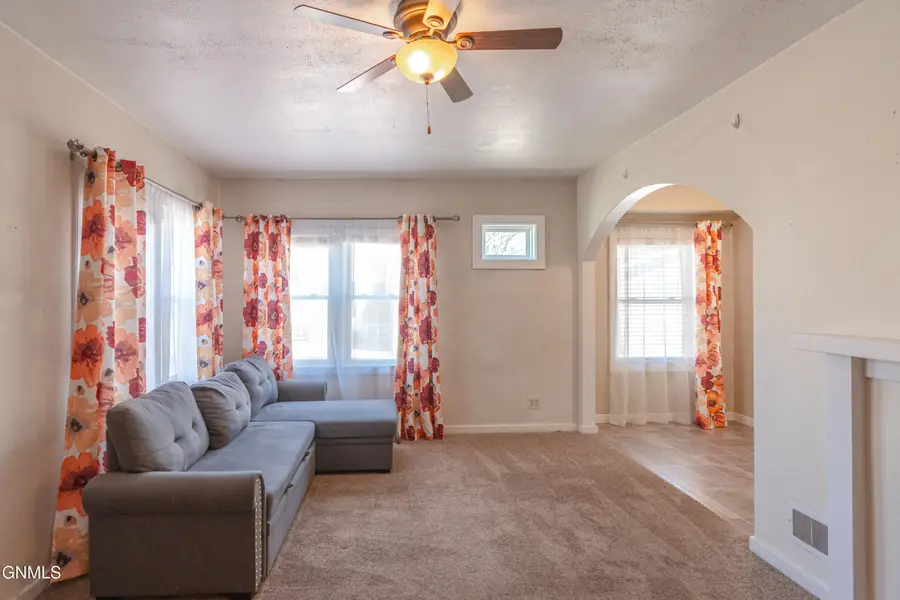 909 E Avenue E, Bismarck, ND 58501 - #3