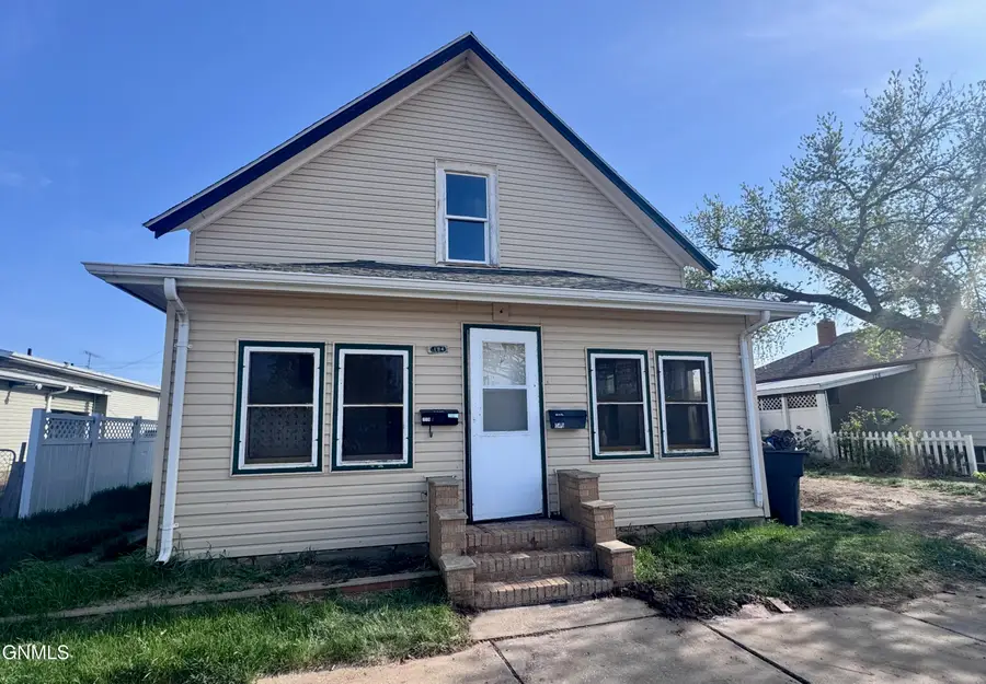 134 E Broadway Street, Dickinson, ND 58601 - #2