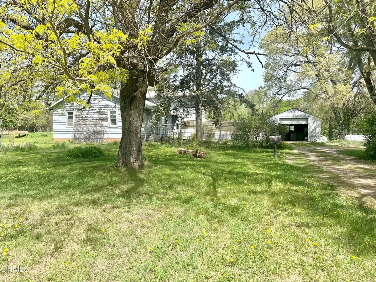 10185 99th Street Se, Oakes, ND 58474 - #1