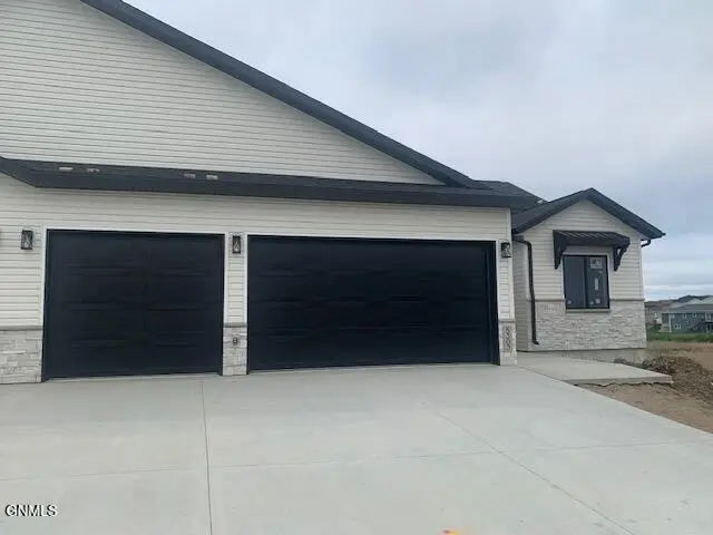 5303 Normandy Street, Bismarck, ND 58503 - #1