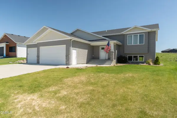 3819 Silver Boulevard, Bismarck, ND 58503