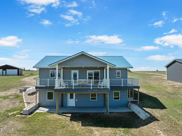 1212 50b Avenue Nw, Garrison, ND 58540