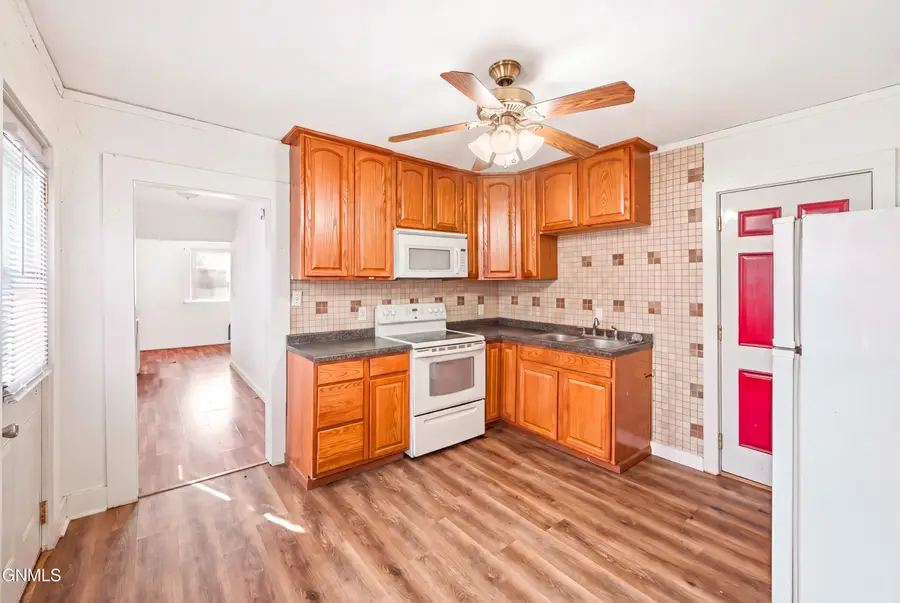 921 N 9th Street, Bismarck, ND 58501 - #2
