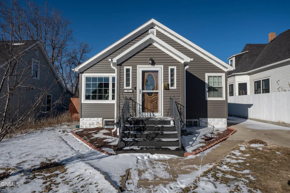 35 6th Avenue W, Dickinson, ND 58601 - #1