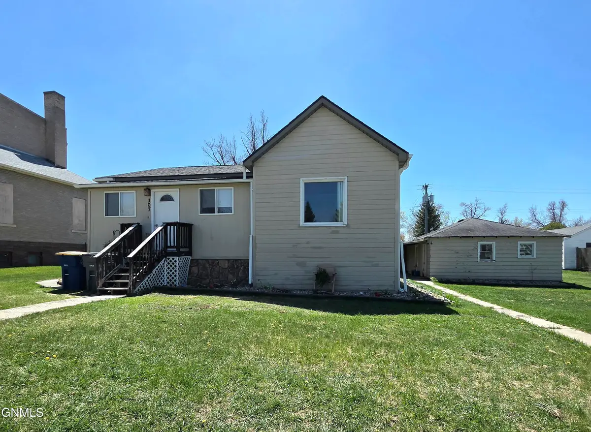 307 5th Avenue, Edgeley, ND 58433 - #1