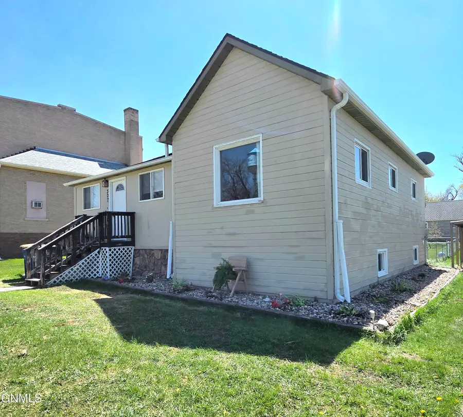 307 5th Avenue, Edgeley, ND 58433 - #2