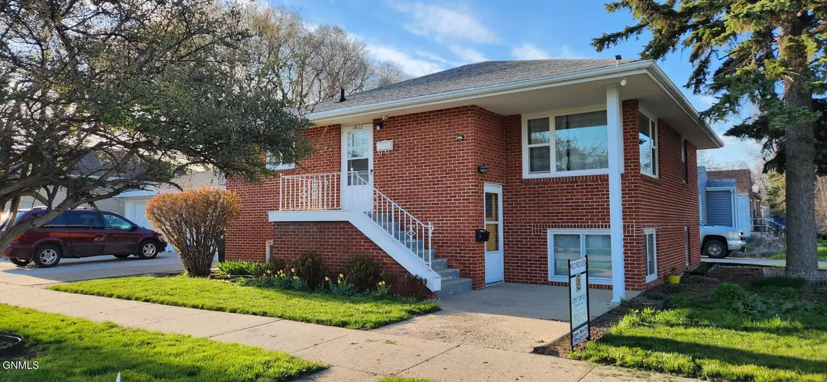 1422 E Ave E, Bismarck, ND 58501 - #1