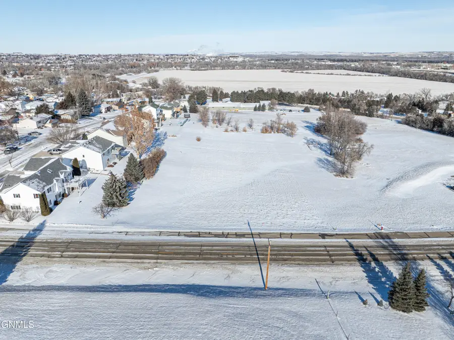 1510 19th Street Se, Mandan, ND 58554 - #2