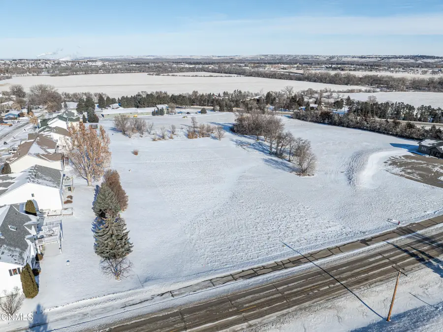 1510 19th Street Se, Mandan, ND 58554 - #3