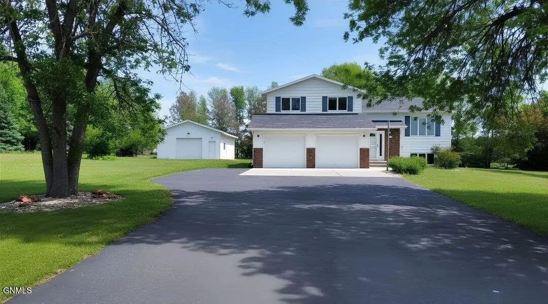 6707 Sonora Way, Bismarck, ND 58503 - #1