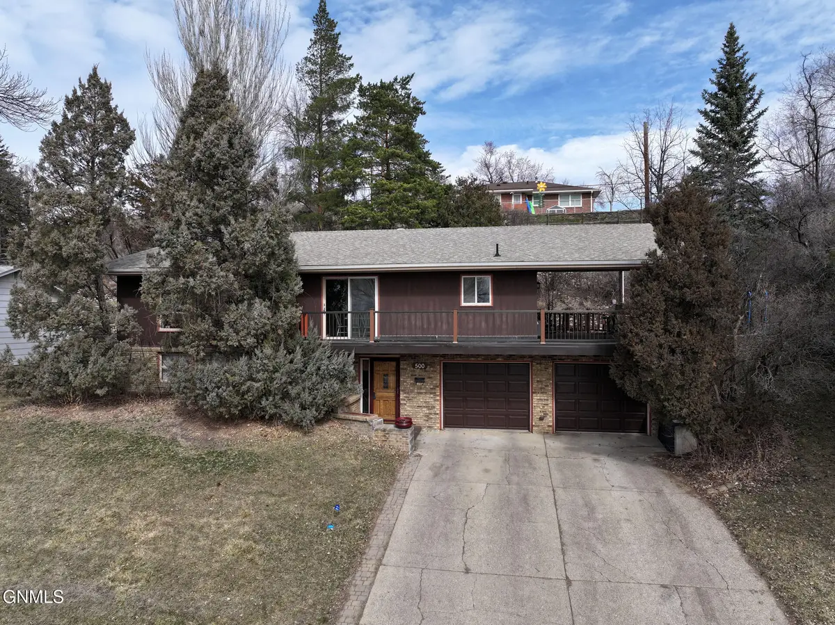 500 Division Street Nw, Mandan, ND 58554 - #1