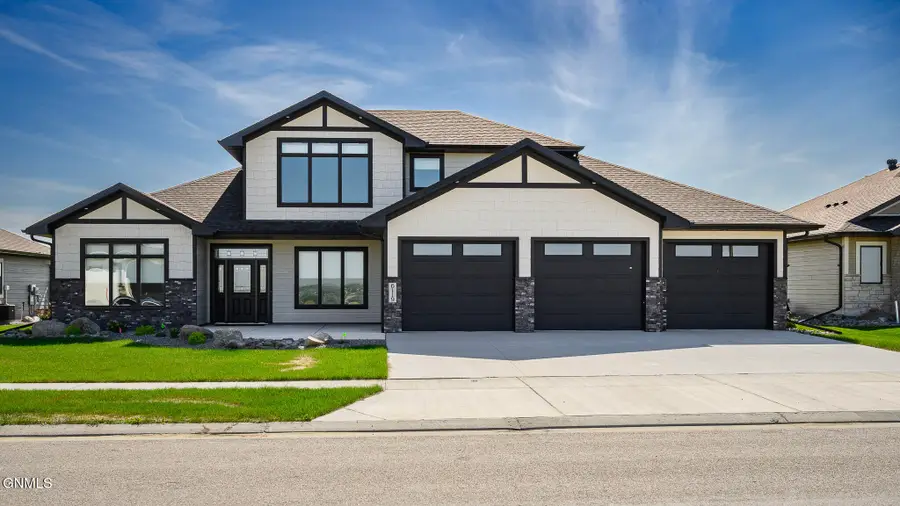 6119 Crested Butte Road, Bismarck, ND 58503 - #2