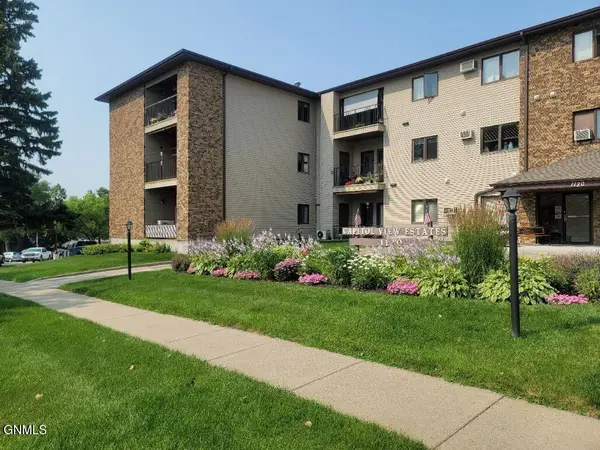 1120 12th Street N #16, Bismarck, ND 58501
