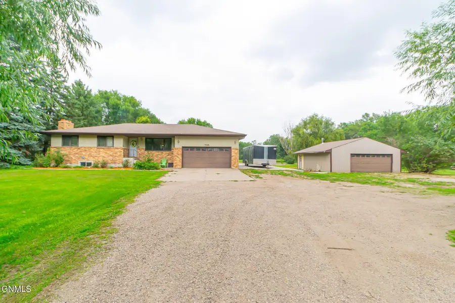 735 W Bristol Drive, Bismarck, ND 58501 - #2