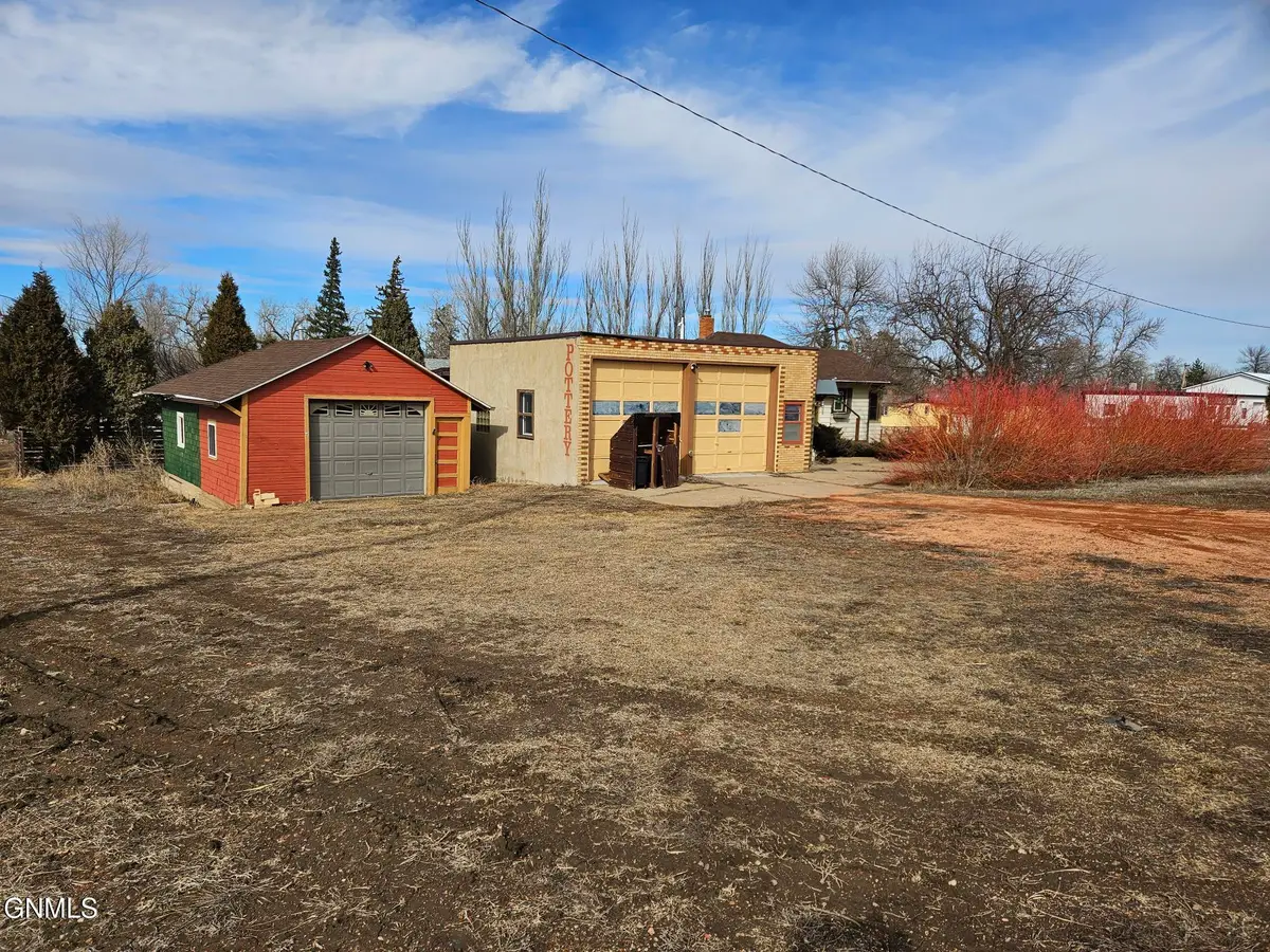 425 Elk Street, Hebron, ND 58638 - #1