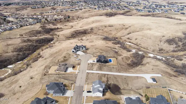 1510 High Creek Place, Bismarck, ND 58503
