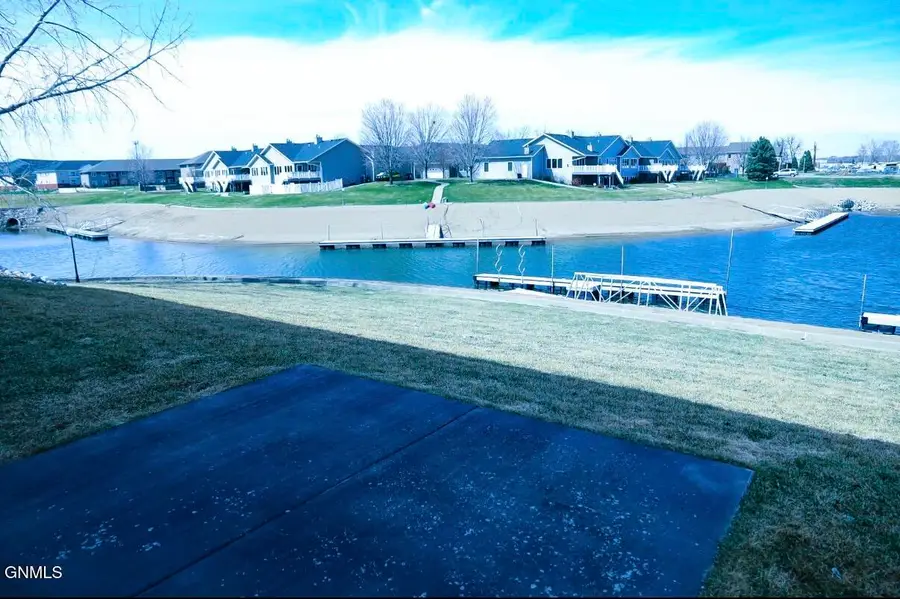 2445 Waterpark Loop Se, Mandan, ND 58554 - #2