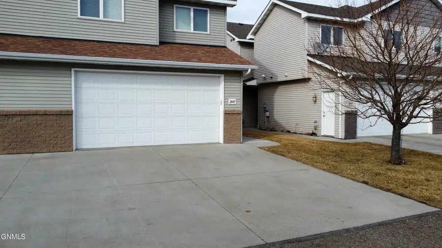 2445 Waterpark Loop Se, Mandan, ND 58554 - #3