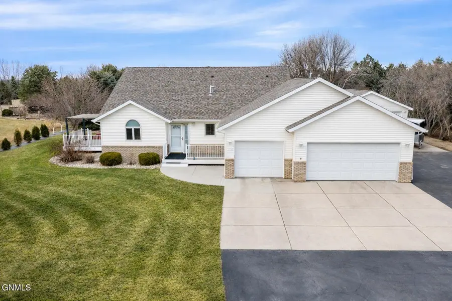 5292 Apple Creek Drive, Bismarck, ND 58504 - #3