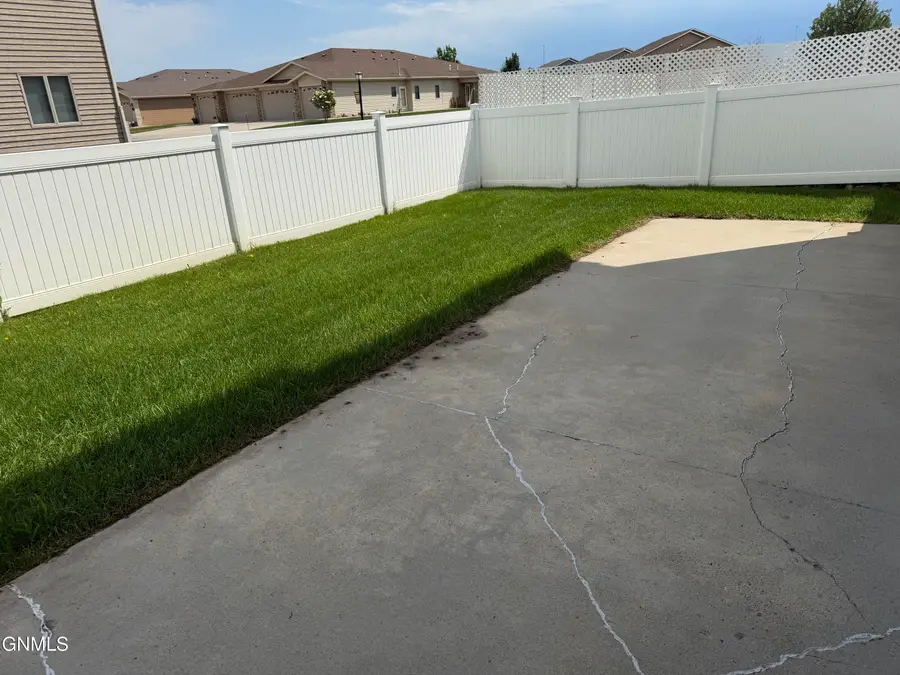 2601 Douglas Place Se, Mandan, ND 58554 - #2