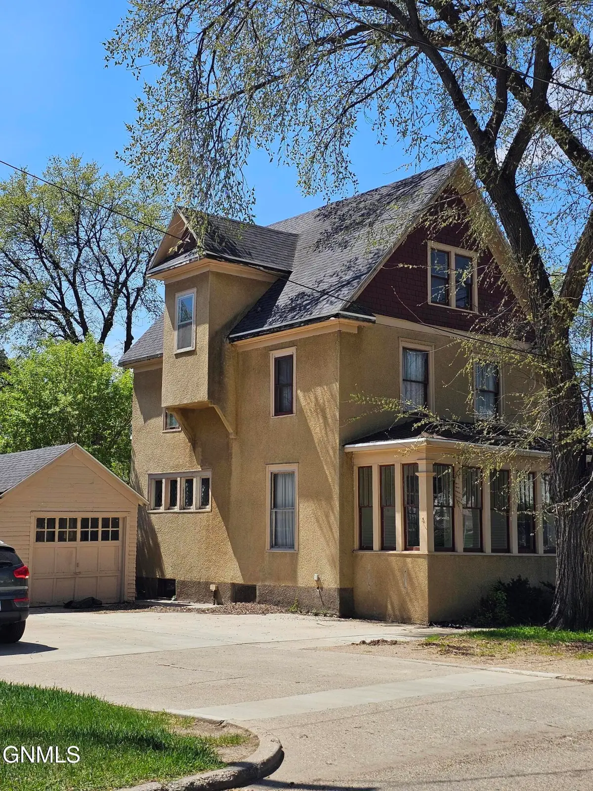 413 E B Avenue E, Bismarck, ND 58501 - #1