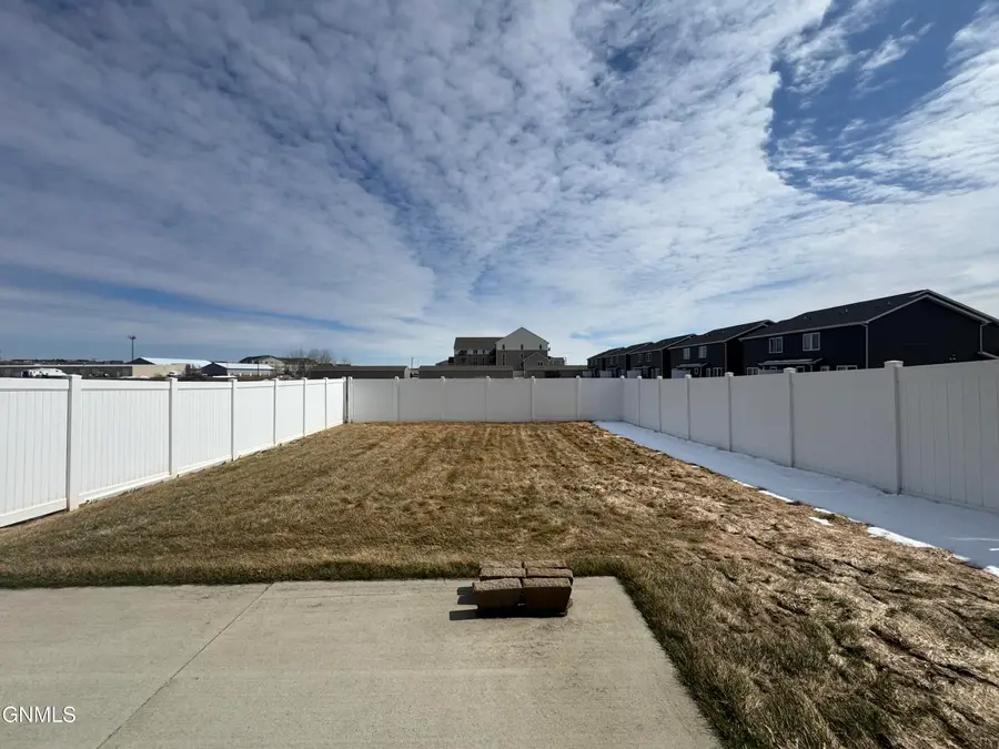 3834 Gale Circle Se, Mandan, ND 58554 - #3