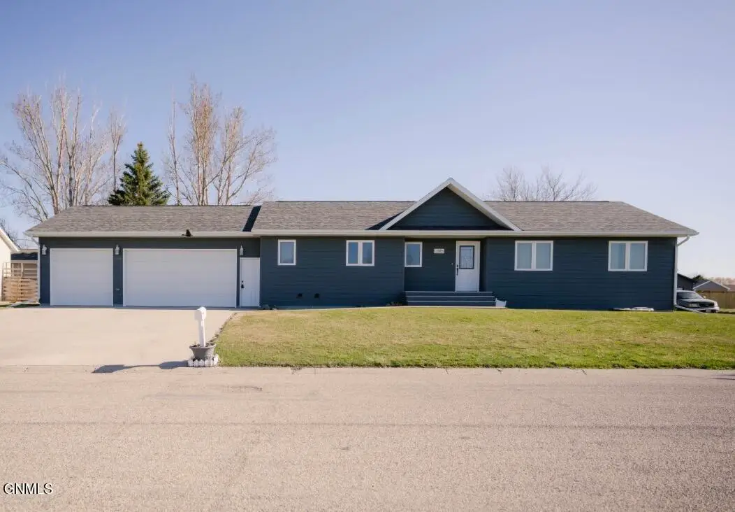 1315 8th Street Sw, Jamestown, ND 58401 - #1