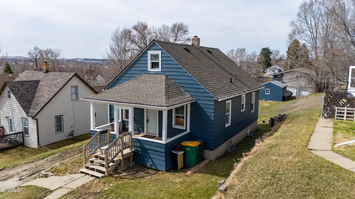 507 2nd Avenue Ne, Mandan, ND 58554 - #1