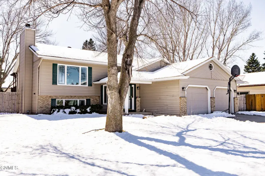 2408 34th Avenue S, Fargo, ND 58104 - #2