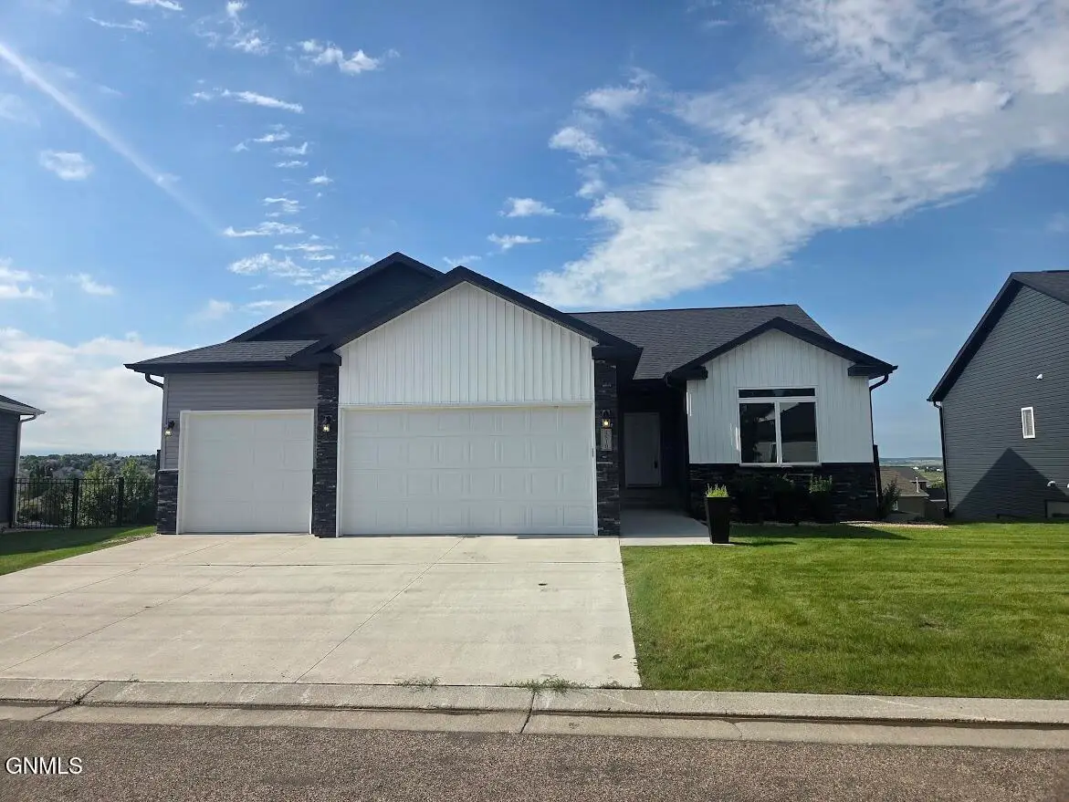 4810 Cornice Loop, Bismarck, ND 58503 - #1