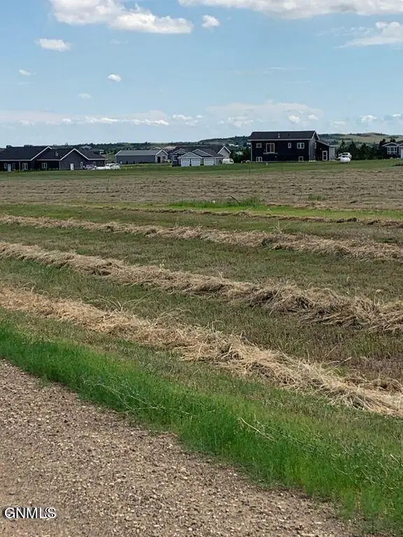 3 Spaniel Road, Mandan, ND 58554 - #1
