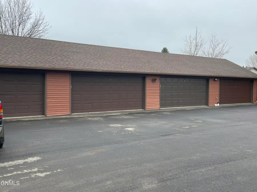 3022 Manchester Street, Bismarck, ND 58504 - #3