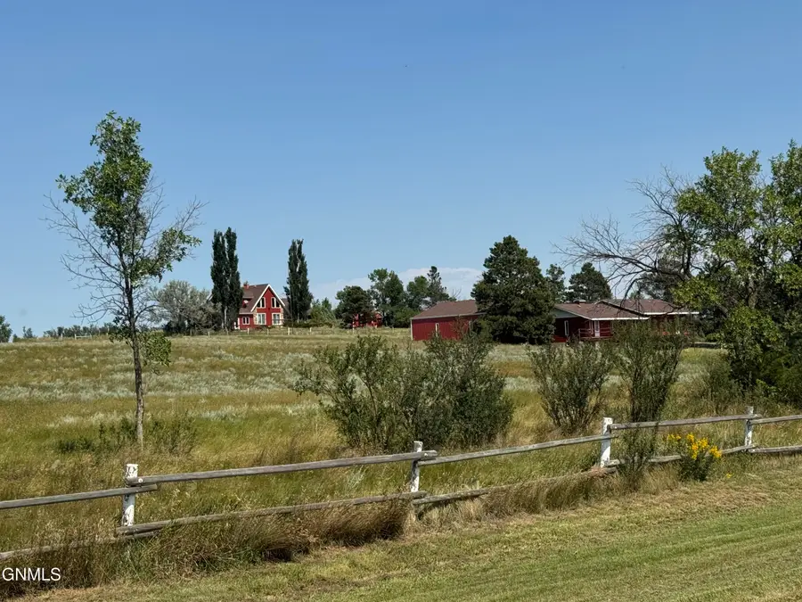1292 8th Street Sw, Dickinson, ND 58601 - #3