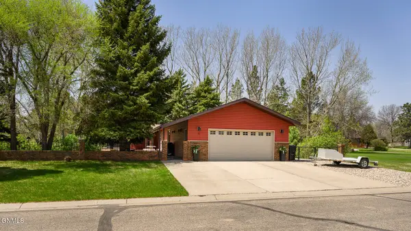 94 Country Club Drive, Bismarck, ND 58501