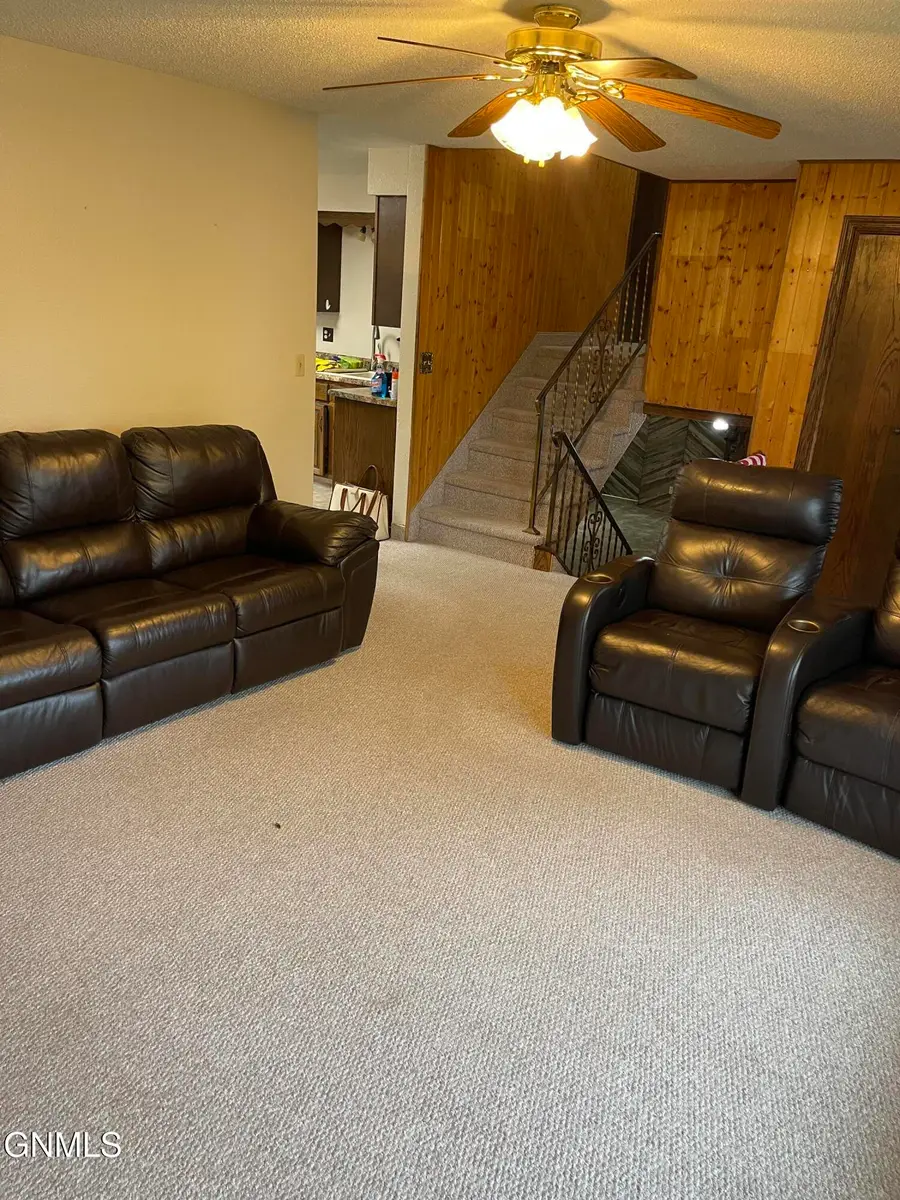 905 Antelope Drive, Hazen, ND 58545 - #3
