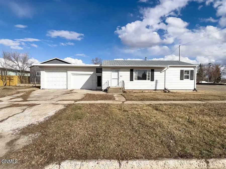 501 Benson Street N, Tioga, ND 58852 - #3