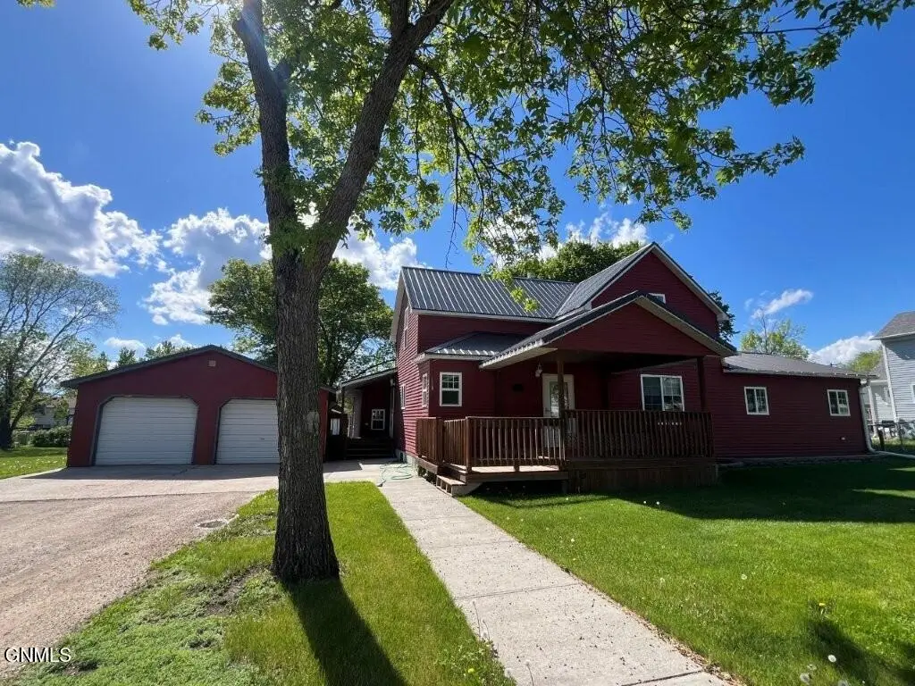 615 4th Avenue E, Mobridge, SD 57601 - #1