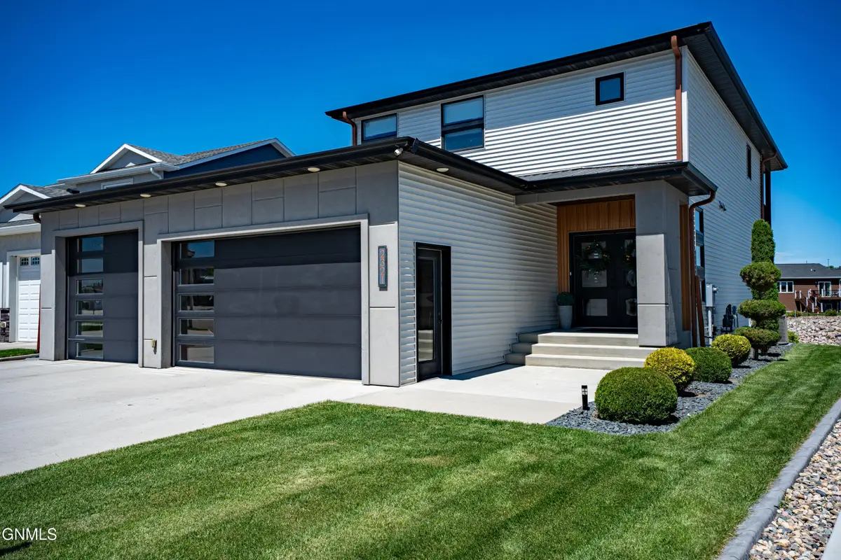 2321 Bayview Court, Mandan, ND 58554 - #1