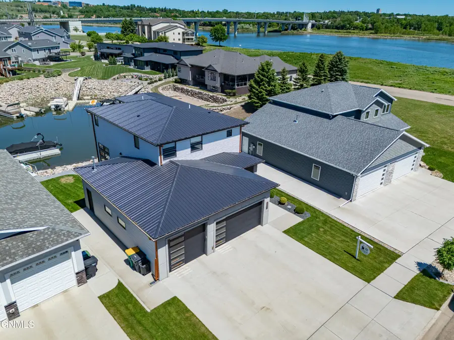 2321 Bayview Court, Mandan, ND 58554 - #3