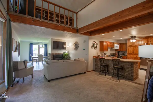 414 E Brandon Drive, Bismarck, ND 58503