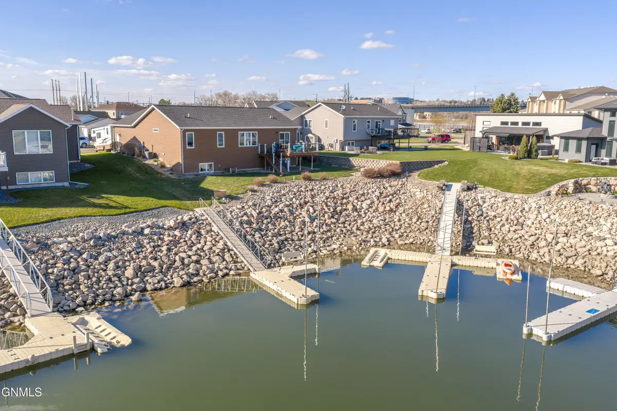 2223 Bridgeview Court Se, Mandan, ND 58554 - #1