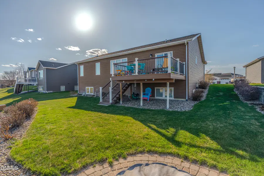 2223 Bridgeview Court Se, Mandan, ND 58554 - #2