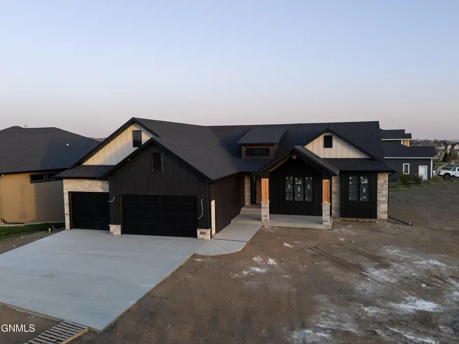 3821 Cogburn Road, Bismarck, ND 58503 - #2