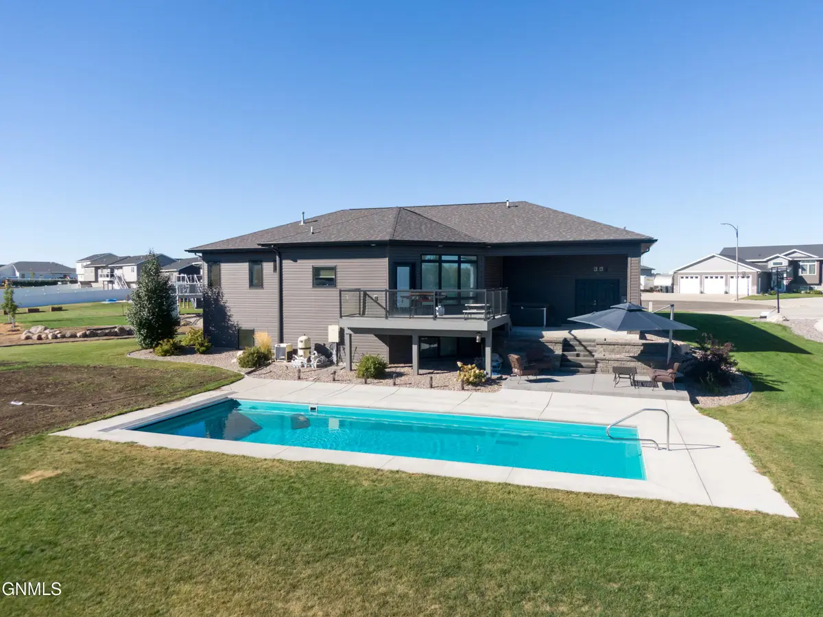 1208 Plains Bend Se, Mandan, ND 58554 - #1